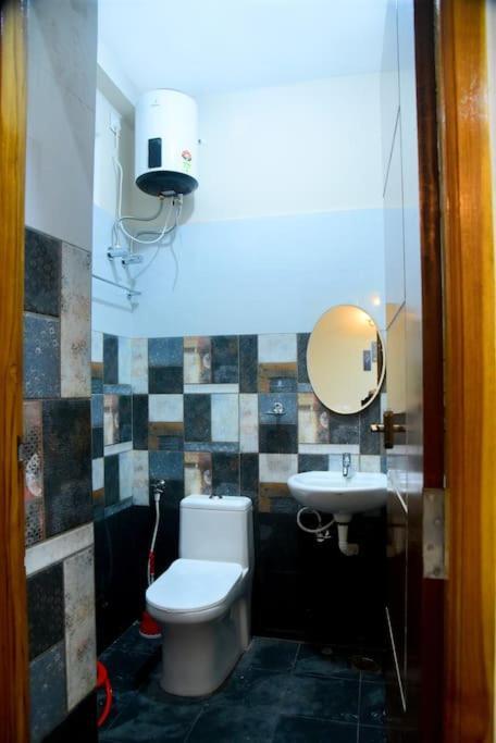 Sri 2bhk For Familys Couples Parking A1 Apartment *