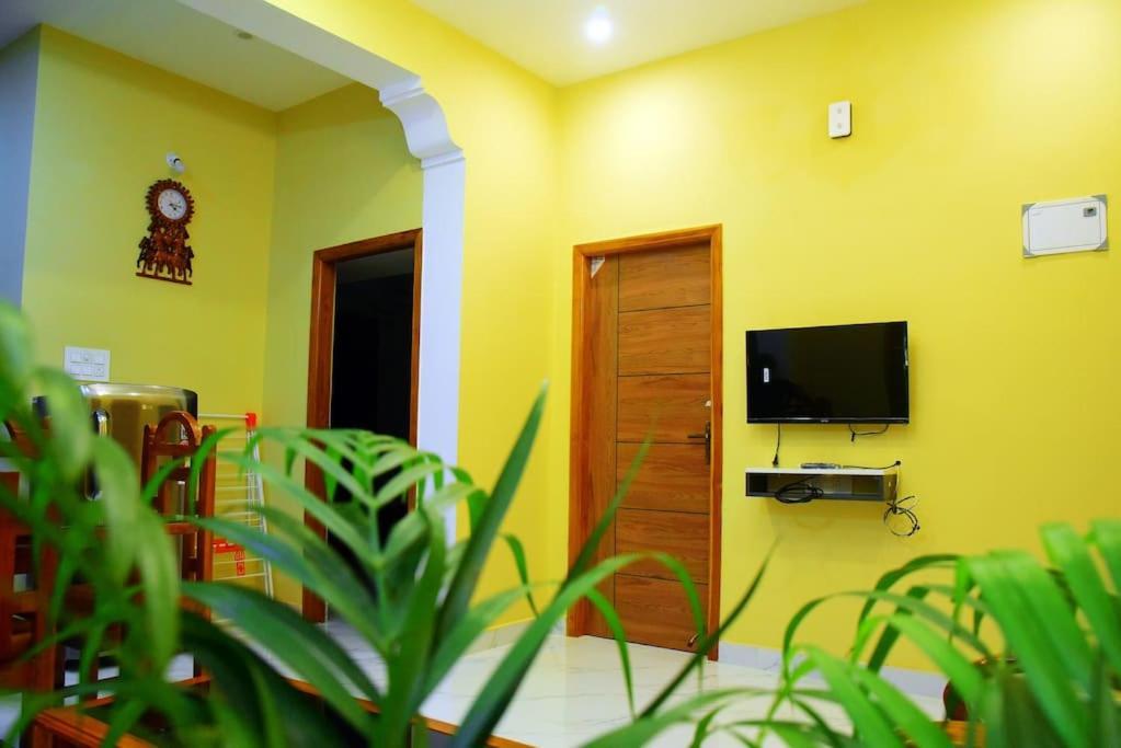 Sri 2bhk For Familys Couples Parking A1 *